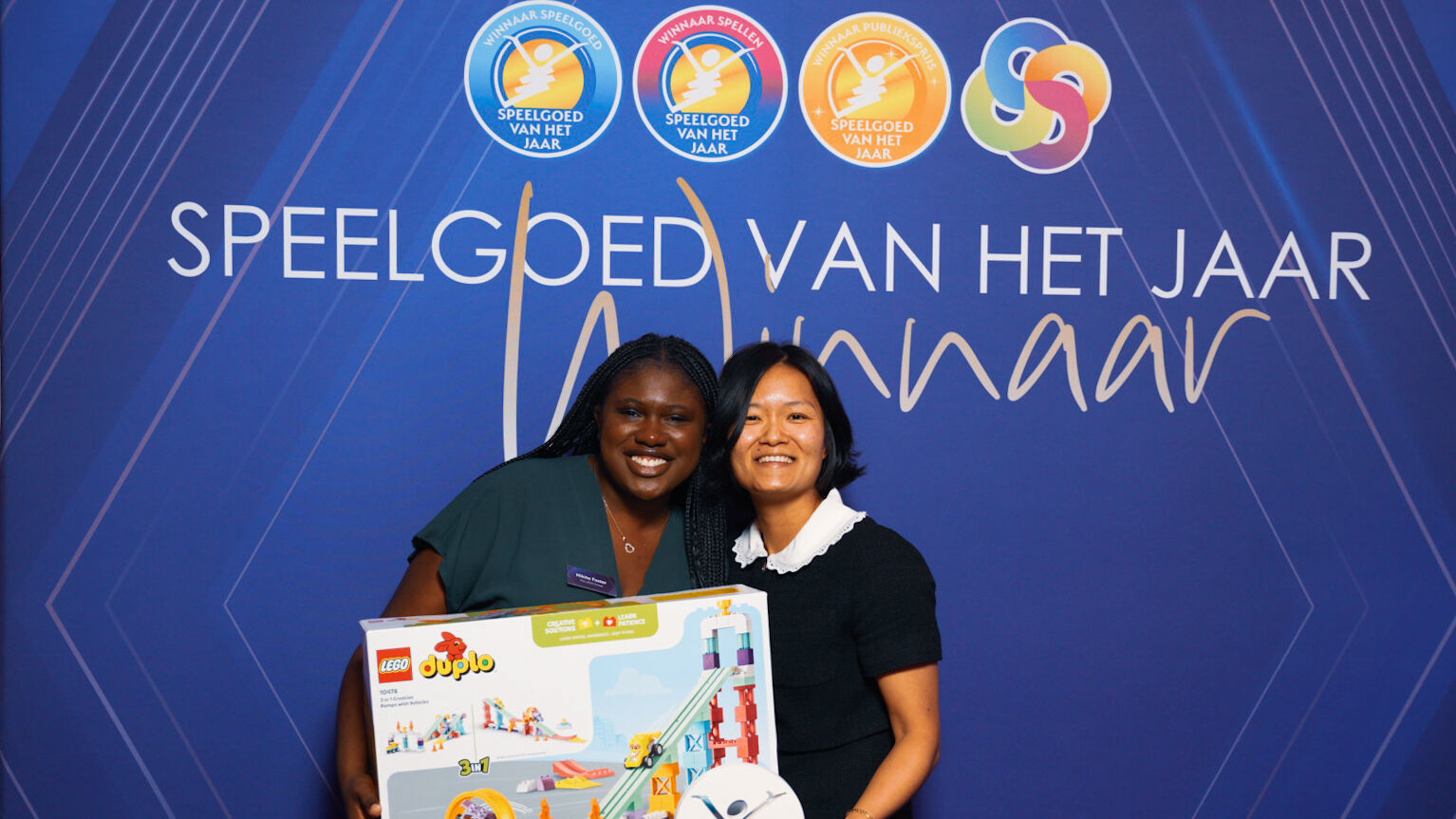 LEGO Group met de DUPLO Stad 3-in-1 creatieve hellingen en de Publieksprijs