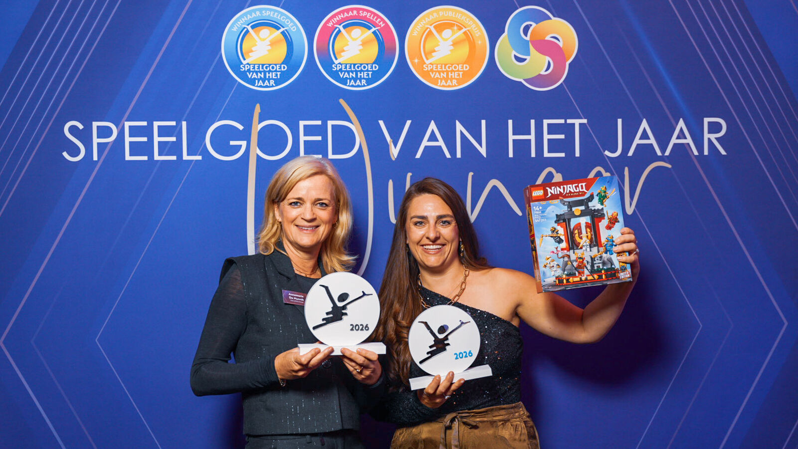 LEGO Group met het NINJAGO jubileumdisplay en de Publieksprijs