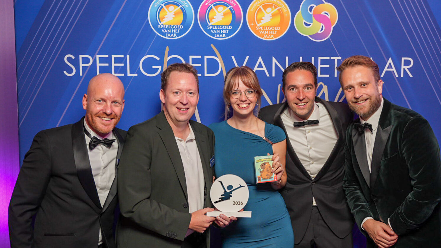 Het team van 999 Games met de Publieksprijs voor Swapybara
